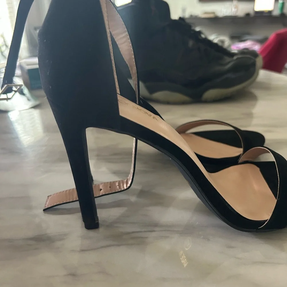 Fashion Nova Black Elegant Heels with Open Toe - Picture 3 of 4